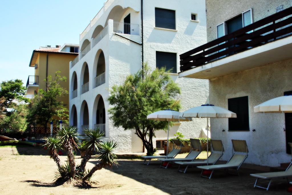 Hotel Villa Furia Bellaria-Igea Marina Exterior foto